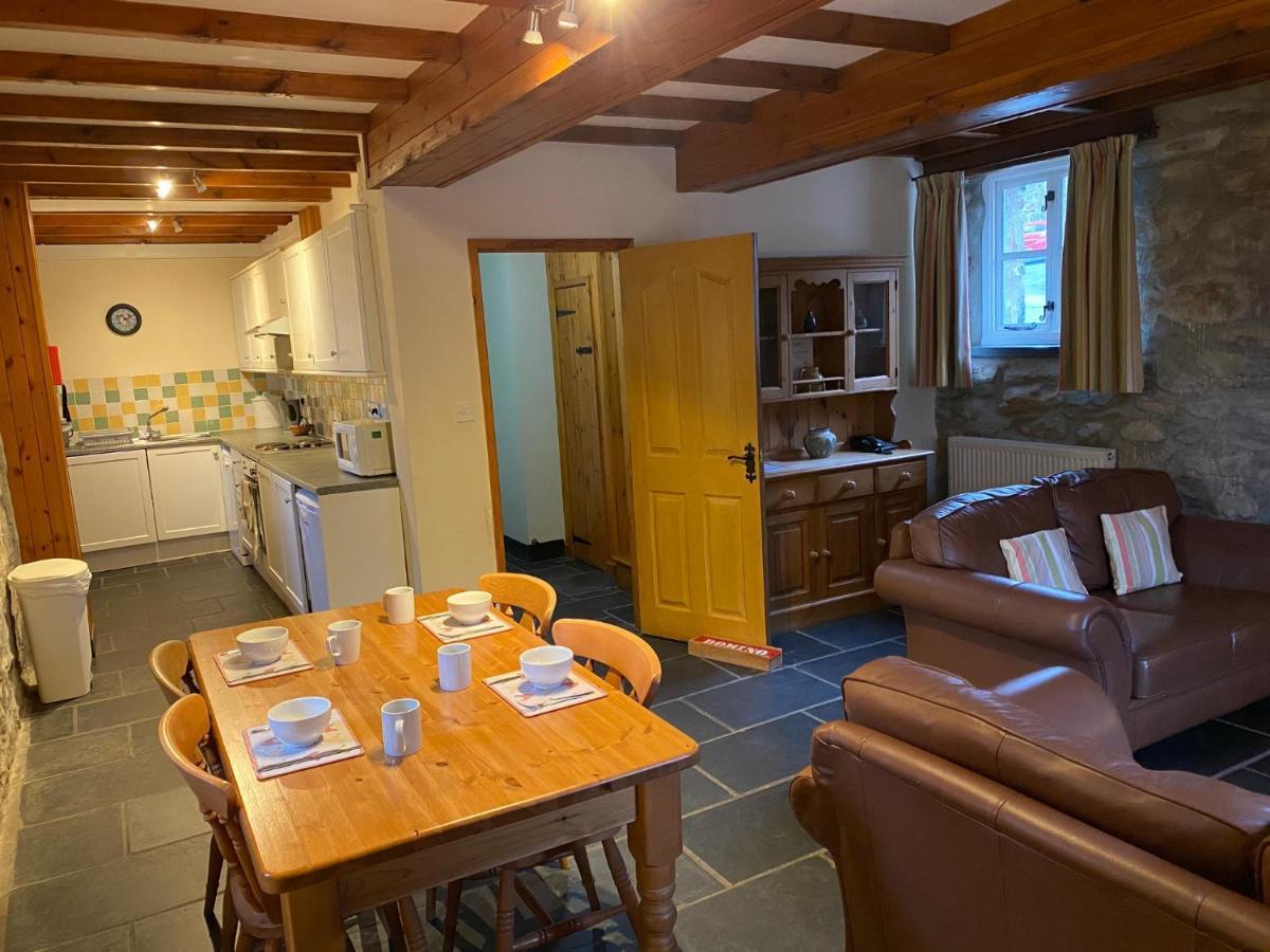 Gellifawr Woodland Retreat Hotell Pontfaen Eksteriør bilde